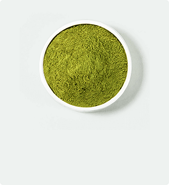 Gele kratom in een witte pot